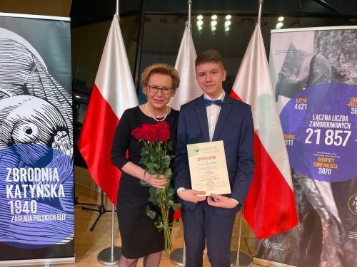 Sukces Krzysztofa Lejawki z klasy 2a w Konkursie „Prawda i kłamstwo o Katyniu”