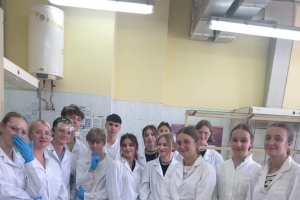 Klasa 2c i 2g na warsztatach chemicznych UŚ w Katowicach - zdjęcie1